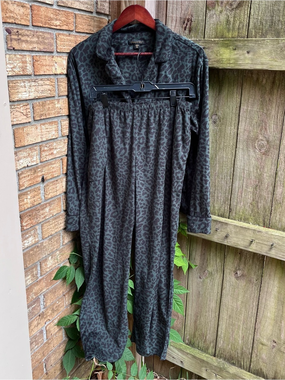 Donna Karan Charcoal/Dark Green Leopard-Print Lounge Pajama Set